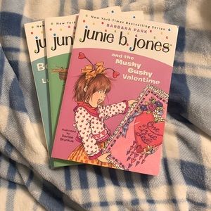 selling my old books!! 📚